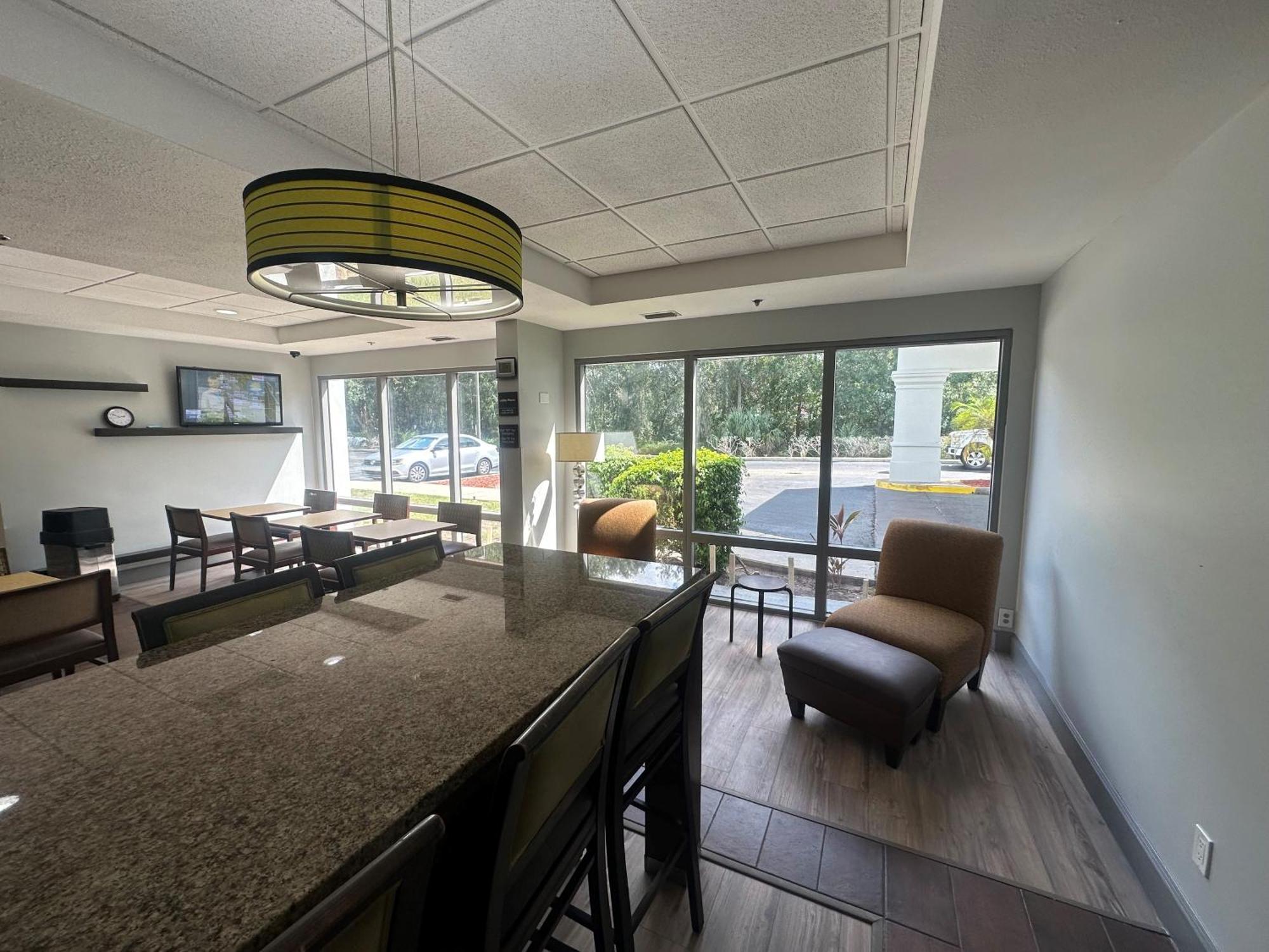Spark By Hilton Tampa Brandon Extérieur photo